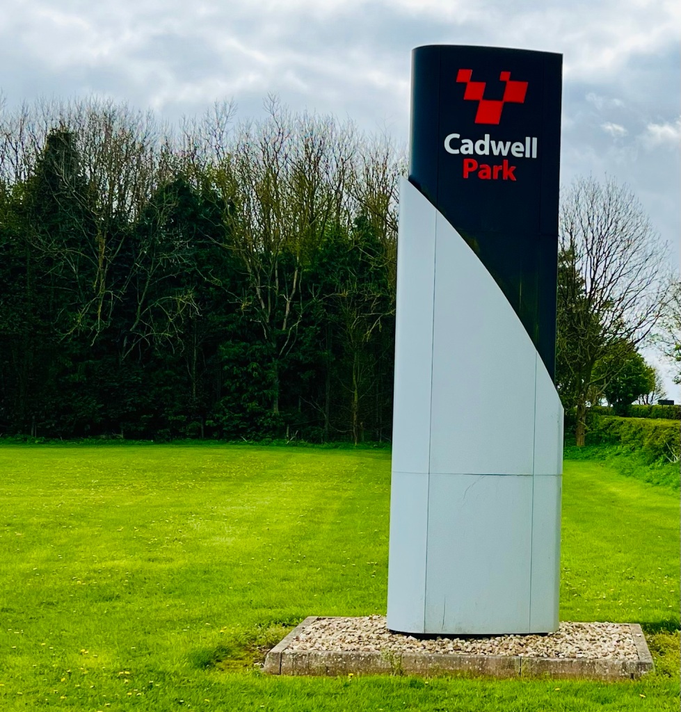 Cadwell Park racing circuit is just 3 miles away.